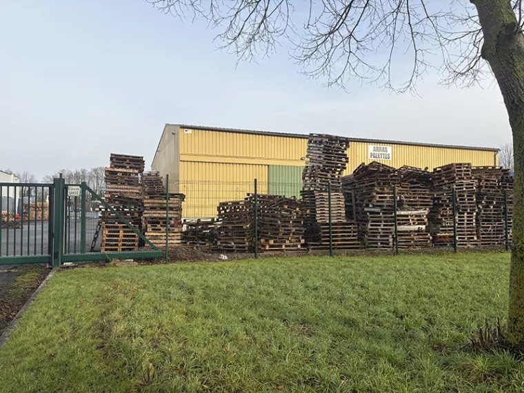 Professionnel pour récupération de palettes en bois d'occasion, Arras, Arras Palettes